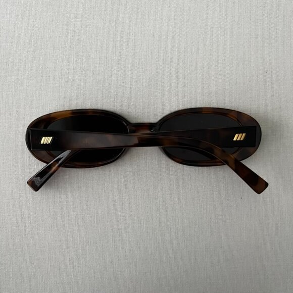 Le Specs Outta Love Tortoise Shell Uni-Sex Oval Sunglasses - Picture 4 of 4